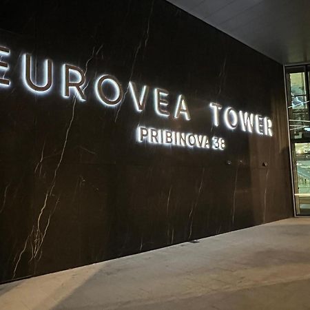 Nikas Eurovea Apartments - Free Parking Bratislava Eksteriør billede