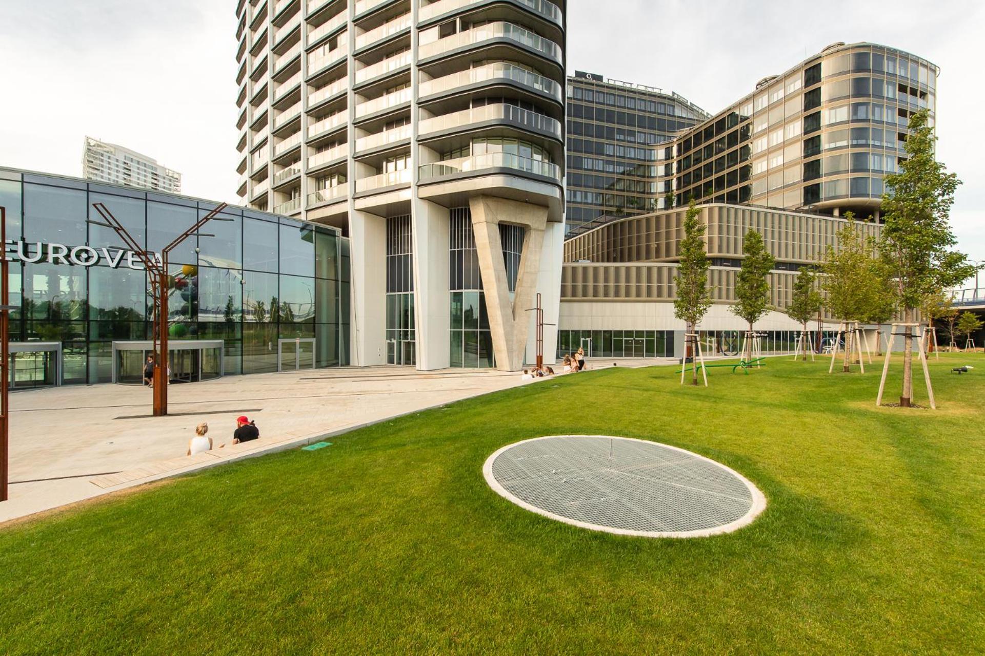 Nikas Eurovea Apartments - Free Parking Bratislava Eksteriør billede